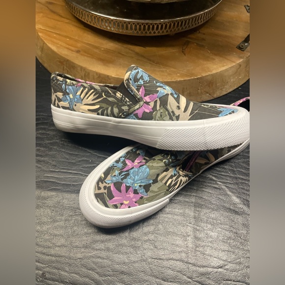 Mossimo slip on loafers/casual runners - Picture 3 of 4